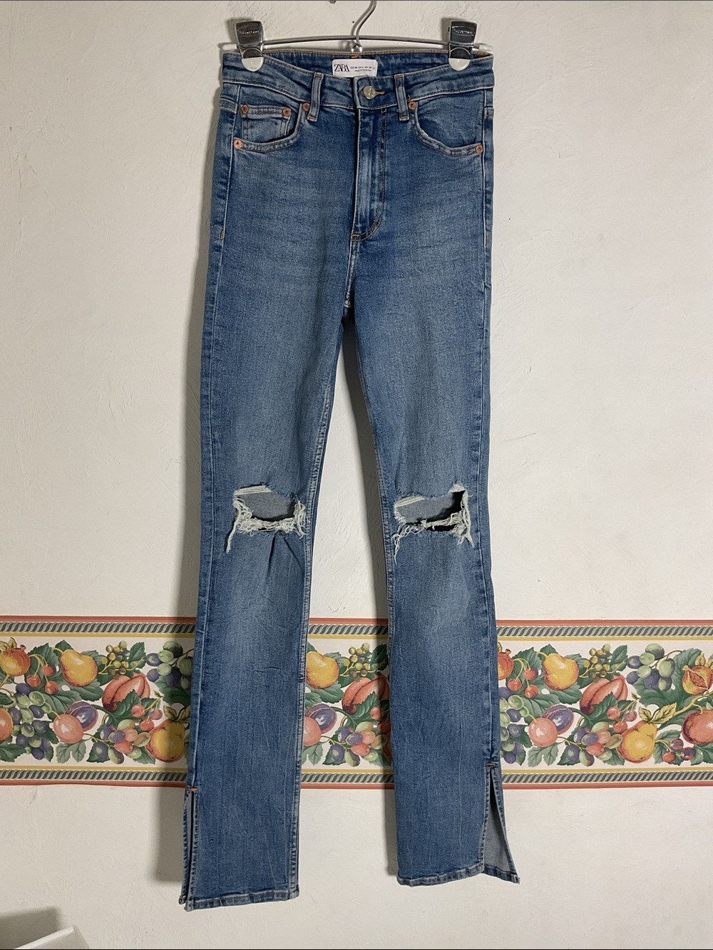 Zara High Rise Ripped Knee Split Hem Straight Jeans Medium Wash Blue Size 4